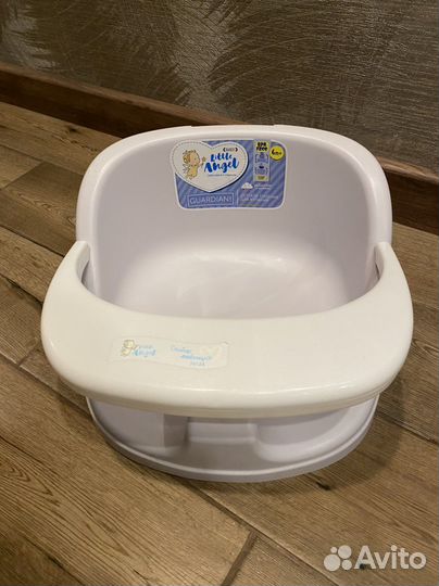 Стульчик для купания в ванной