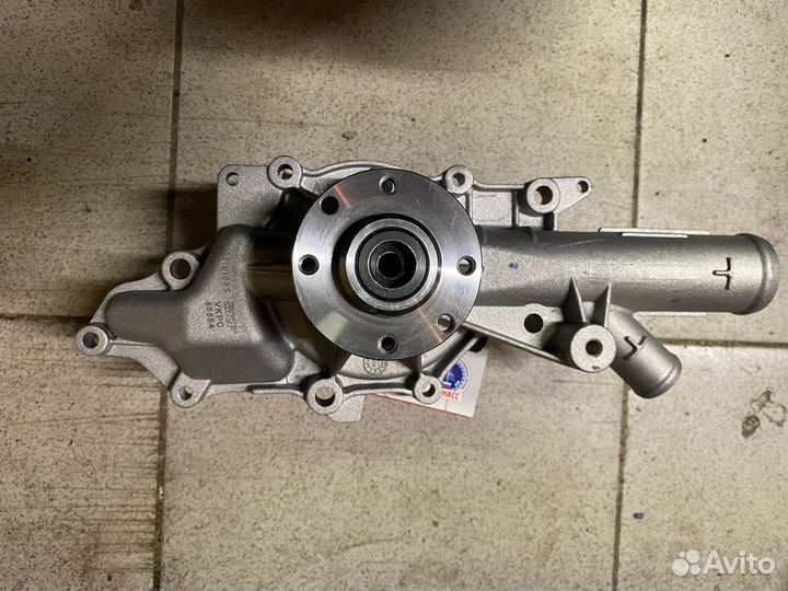 Помпа Mercedes OM646 SKF vkpc 88864