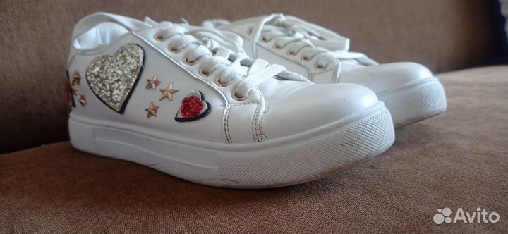 Продам ботинки на девочку р. 32