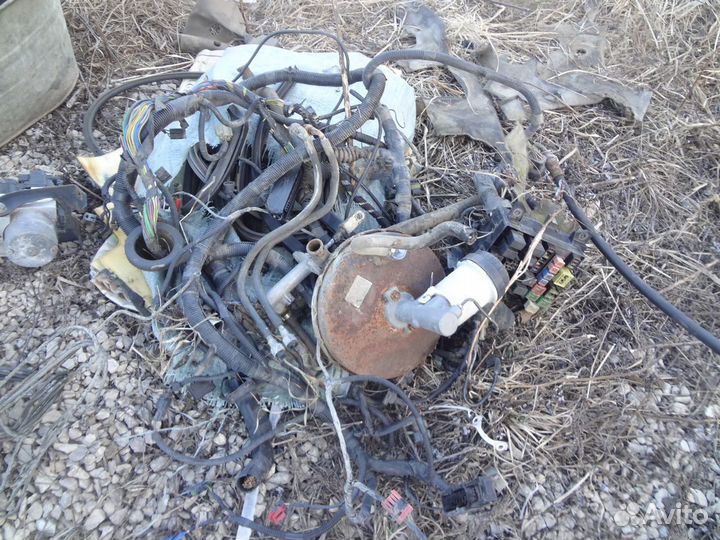 Volvo S40 V40 97года запчасти стекла дверей