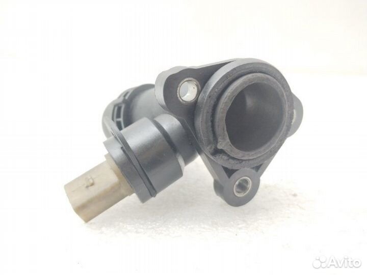 Фланец системы охлаждения Volkswagen Golf 5 2.0