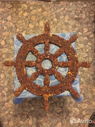 Штурвал с янтарём