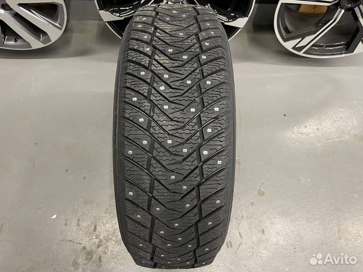 Yokohama IceGuard Stud IG65 245/40 R19 98T