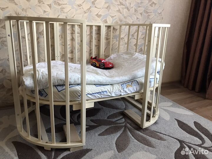 Детская кроватка трансформер круглая с маятником