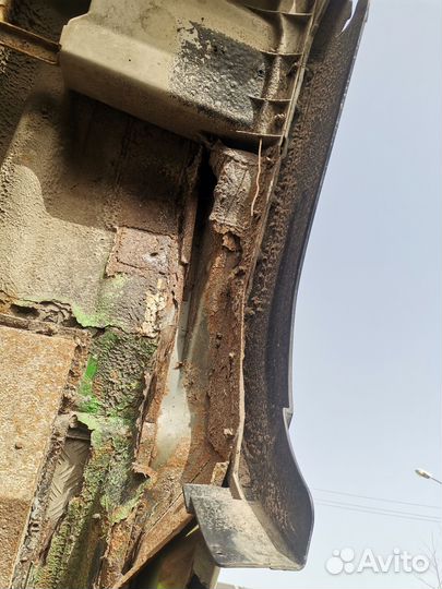 Крыло переднее левое правое MAN F2000 F90