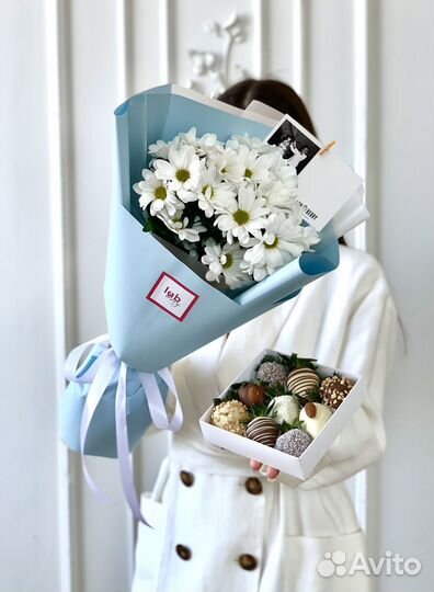 Комбо клубника в шоколаде + цветы