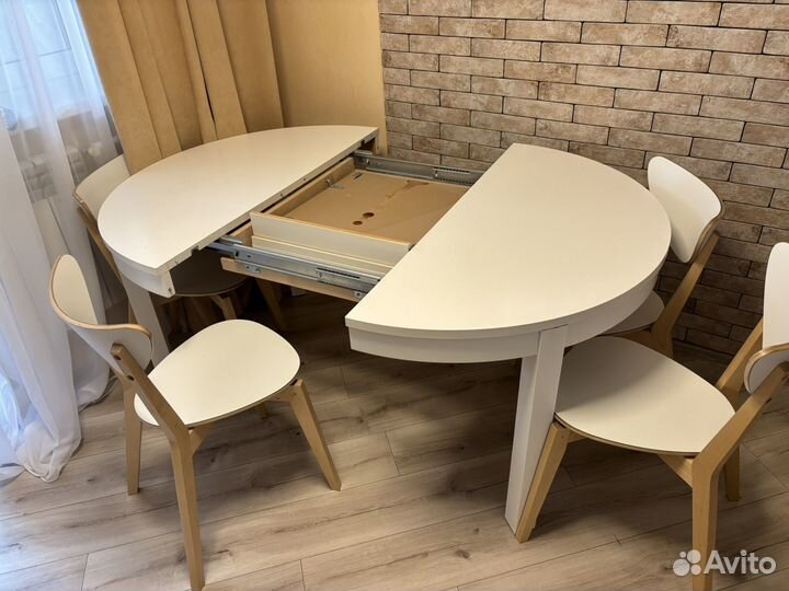 Продам кухонный стол, и 4 стула