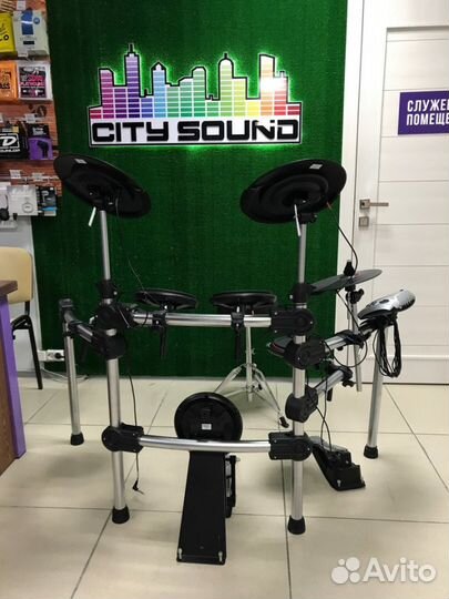 Студийный конденсаторный микрофон AKG P420