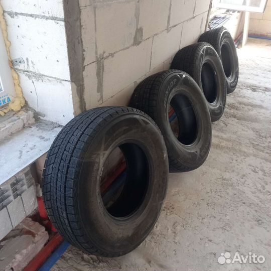 Dunlop Winter Maxx SJ8 265/70 R15