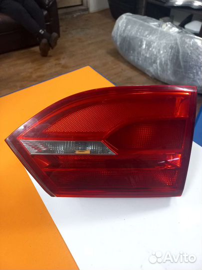 Фонарь правый внутренний Volkswagen Jetta 6