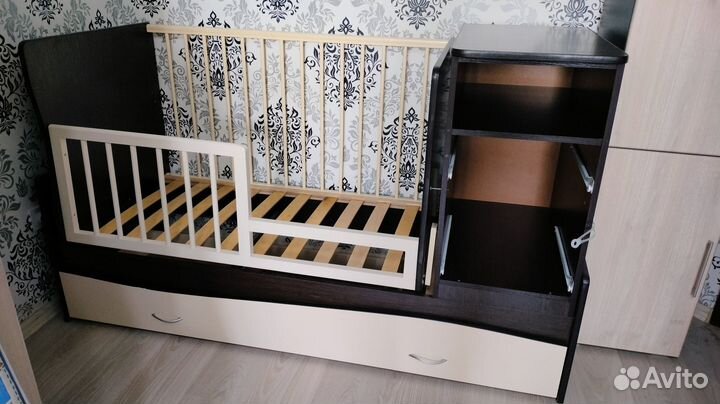 Детская кроватка