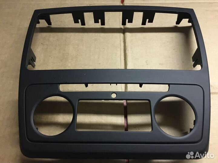 Рамка для автомагнитолы Болеро для Шкода Йети