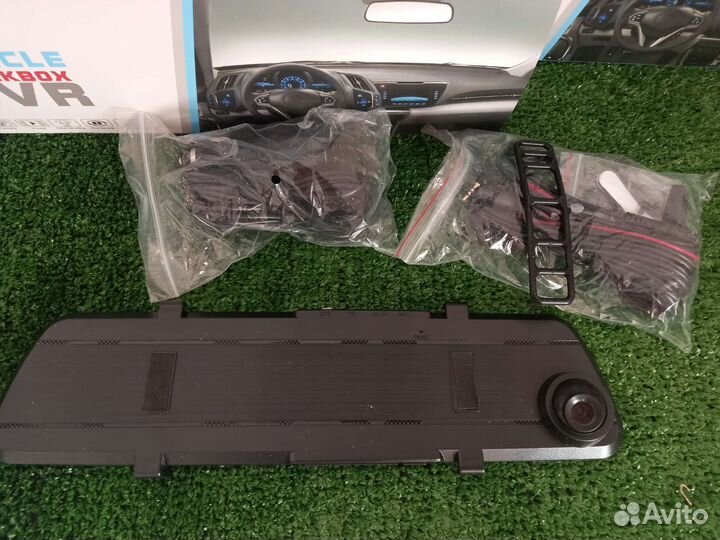 Видеорегистратор с камерой заднего вида