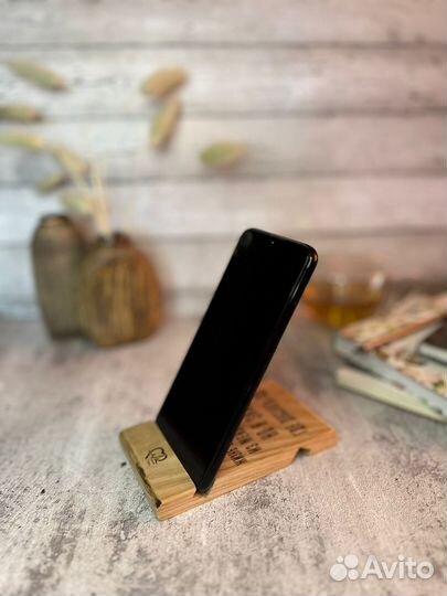 Подставка для телефона из дерева