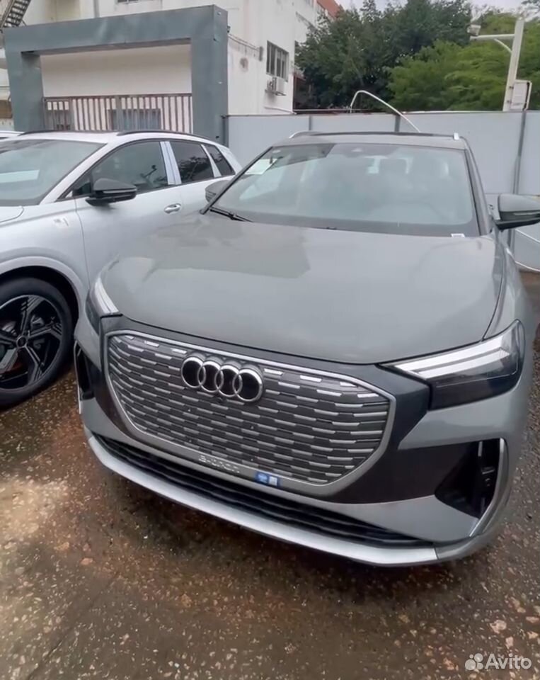 Audi Q4 e-tron AT, 2024, 1 км