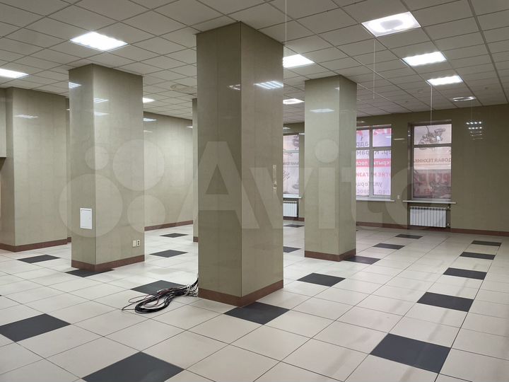 Торговое помещение на первой линии, 201.3 м²