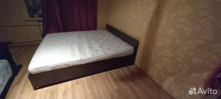 Кровать с матрасом