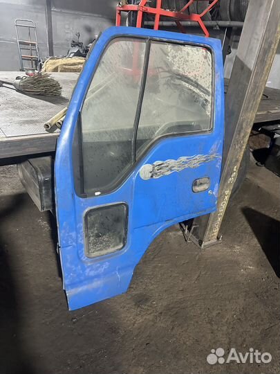 Дверь левая синяя Isuzu Forward Juston NRR-32