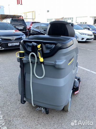 Поломойная машина Karcher B150