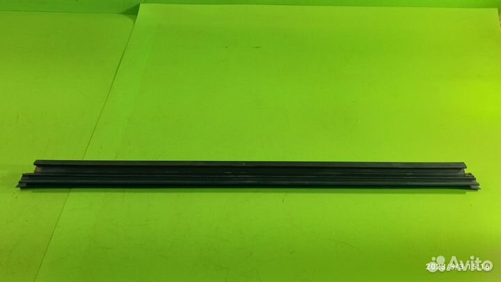 Уплотнитель стекла двери для Mercedes-Benz W211