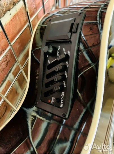 Электроакустическая гитара