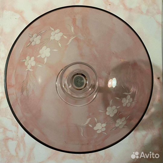 Стеклянная фруктовница с гравировкой