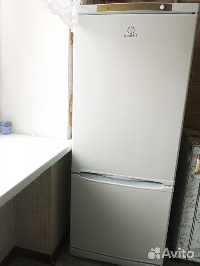 Холодильник Indesit SB 15040