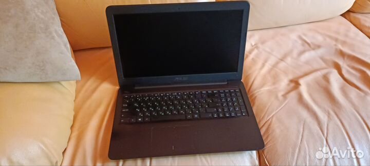 Ноутбук asus X556U