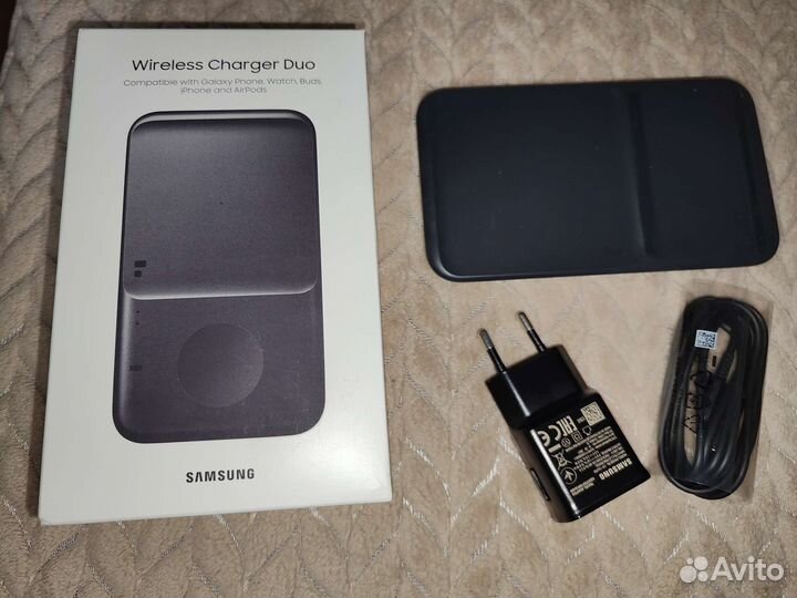 Беспроводная зарядная станция Samsung EP-P4300