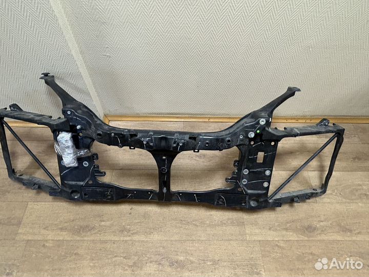 Телевизор (передняя установочная панель) Tesla S