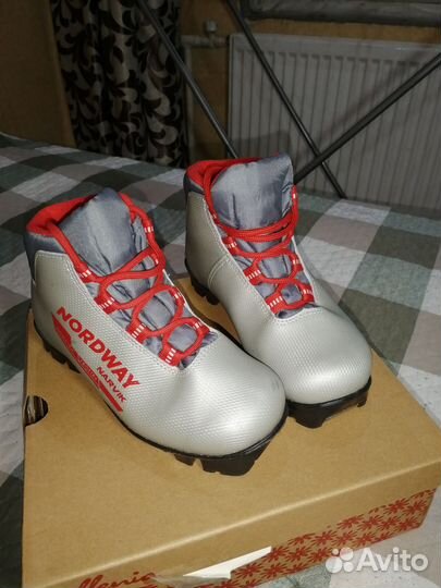 Лыжные ботинки 32р