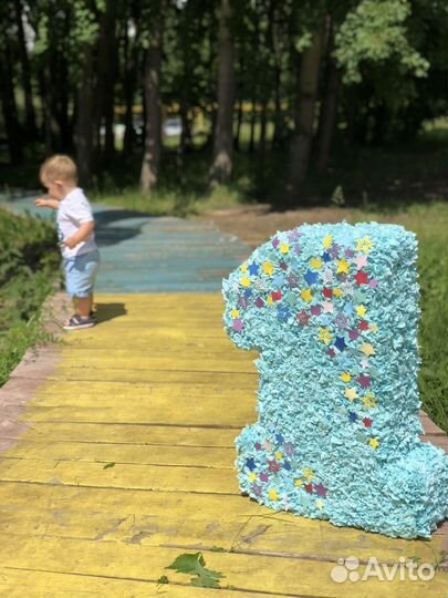 Цифра один на годовасие