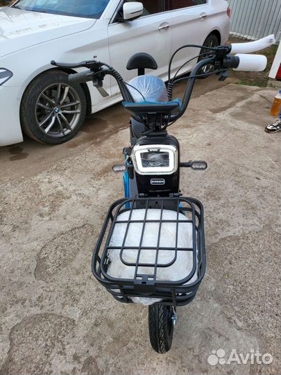 Электросамокат новый