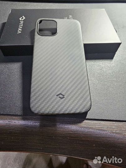 Чехол на iPhone 12 pro pitaka