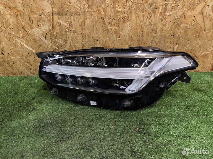 Фара передняя левая volvo XC90 2015- 31677038