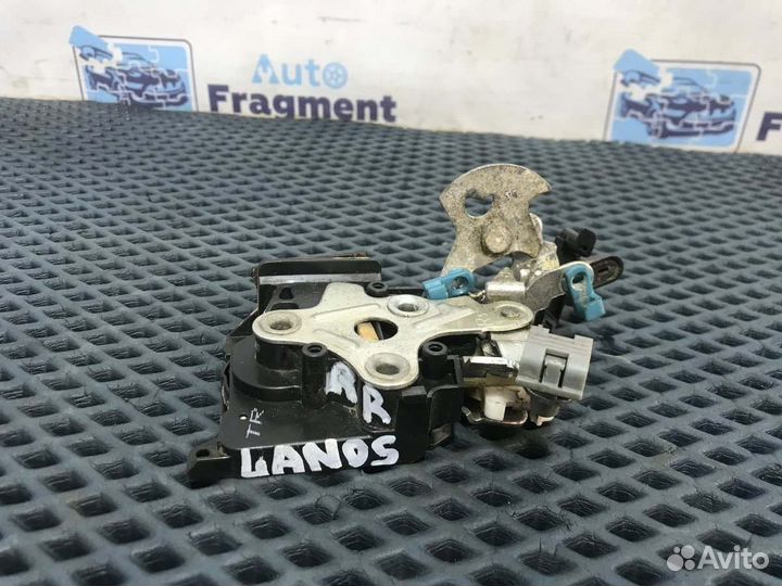 Замок двери задний правый Chevrolet Lanos A15SMS