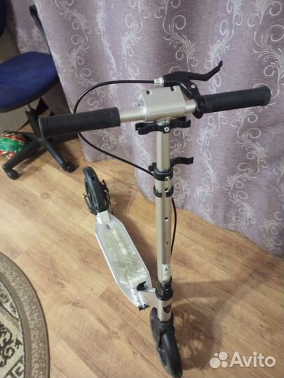 Самокат с дисковым тормозом