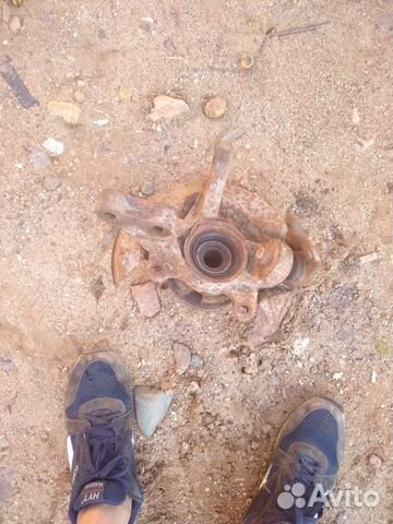 Правый поворотный кулак Тойота Королла Левин