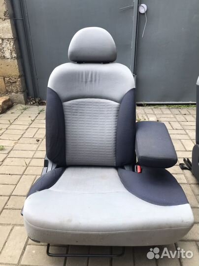 Комплект сидений Mitsubishi Colt