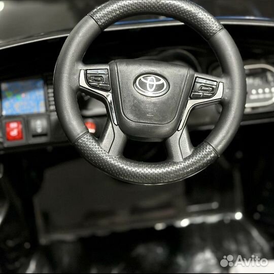 Детский электромобиль до 2х лет