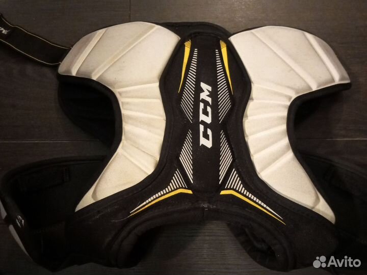 Нагрудник хоккейный ccm