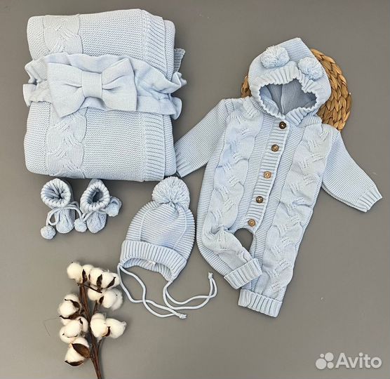 Комплект на выписку новый