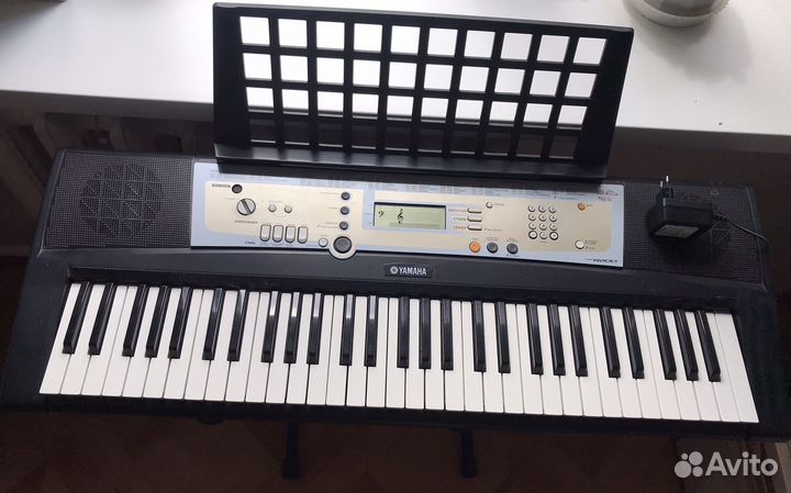 Синтезатор yamaha psr-r200