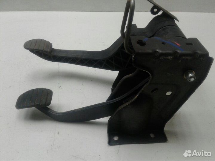 Педальный узел Renault Duster F4RA400 2013