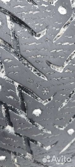 Nokian Tyres Hakkapeliitta 8 215/50 R17