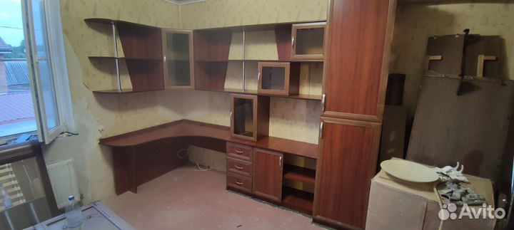 Угловой письменный стол