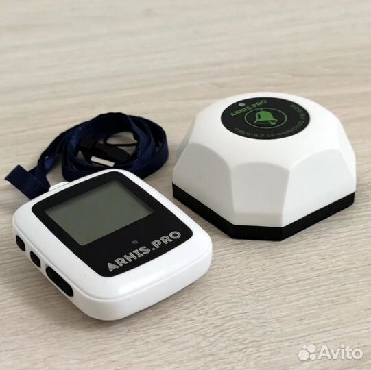 Кнопка вызова персонала к больному и часы пейджер