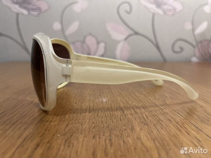 Очки солнцезащитные