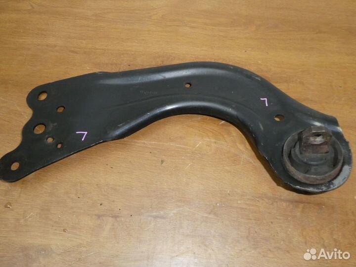 Задний продольный рычаг левый Mazda 6 gj