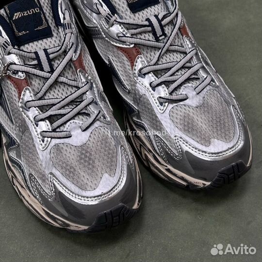 Мужские кроссовки mizuno